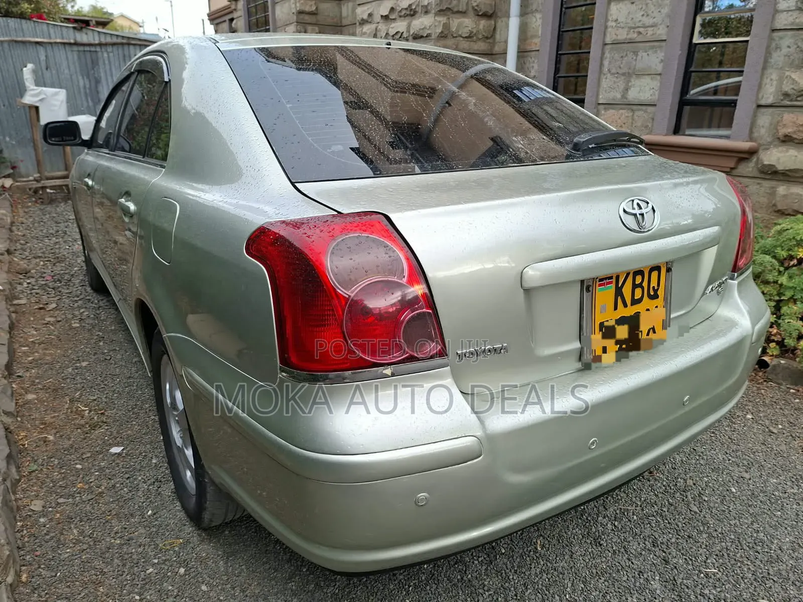 Toyota Avensis 1.8 C 2005 Gold