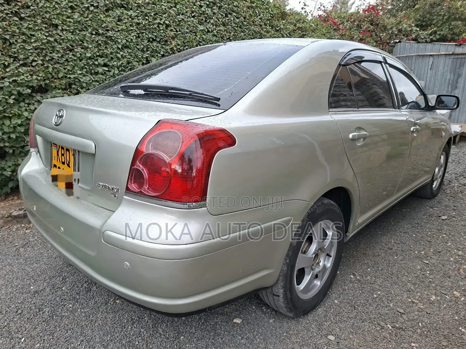 Toyota Avensis 1.8 C 2005 Gold