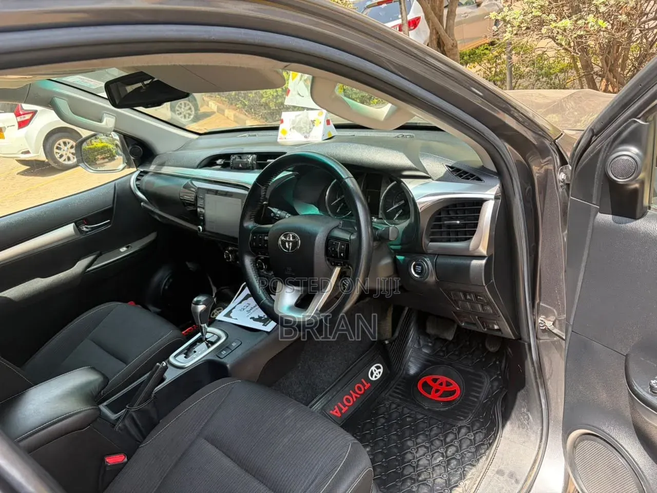 Toyota Hilux 2021 Black