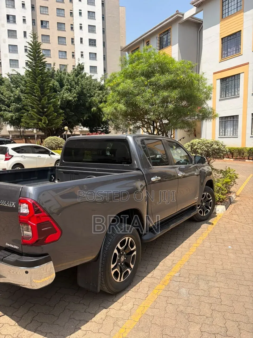 Toyota Hilux 2021 Black
