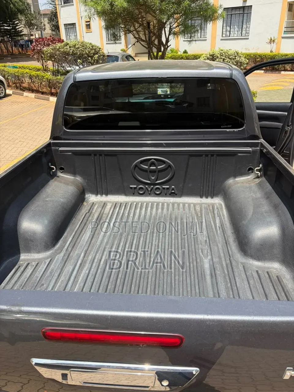 Toyota Hilux 2021 Black