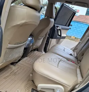 Toyota Land Cruiser Prado KAKADU 2011 Gray