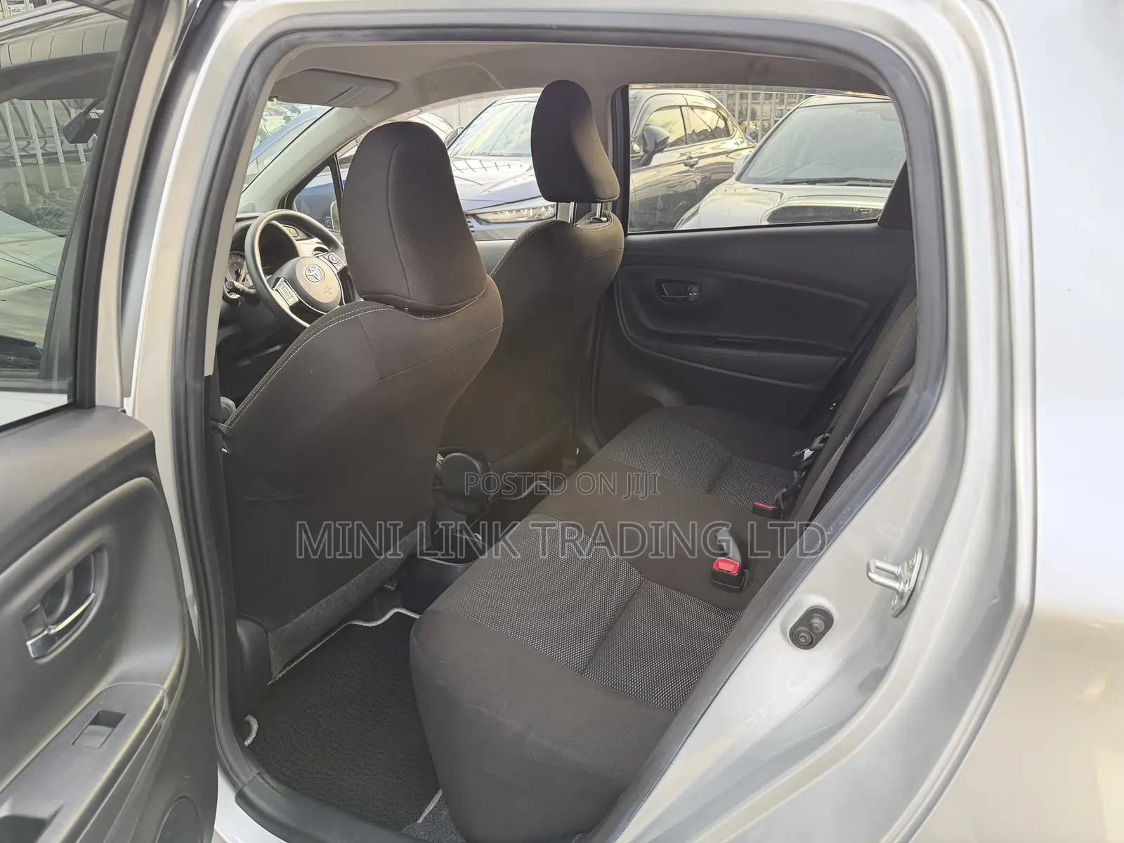 Toyota Vitz 1.3 FWD 5dr 2019 Silver