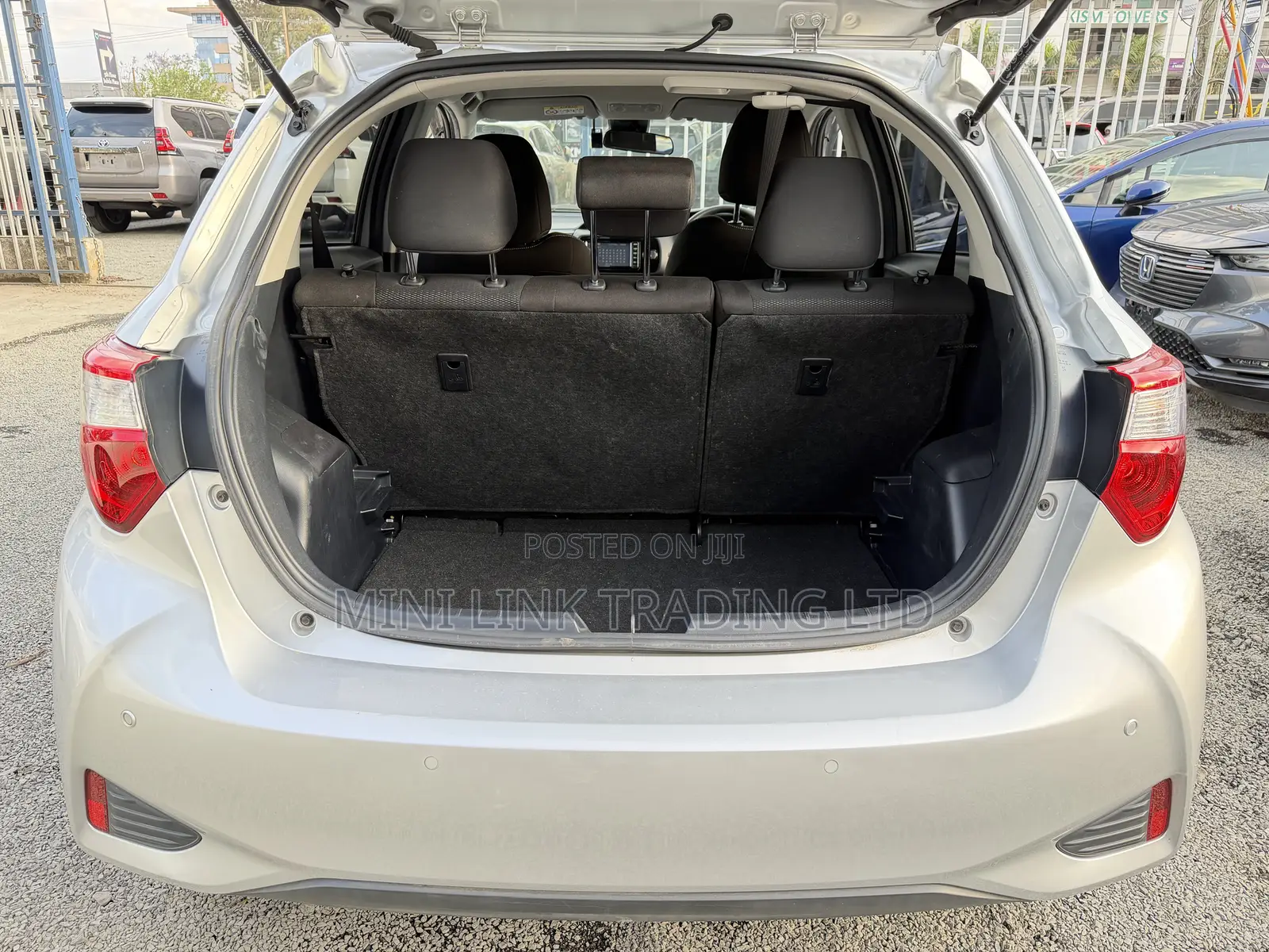 Toyota Vitz 1.3 FWD 5dr 2019 Silver