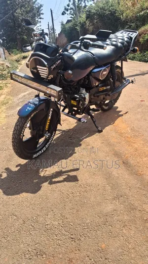 Bajaj Boxer 2020 White