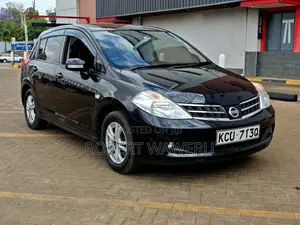 Nissan Tiida 1.6 Hatchback 2012 Black