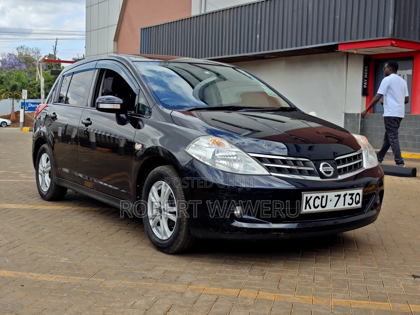 Nissan Tiida 1.6 Hatchback 2012 Black
