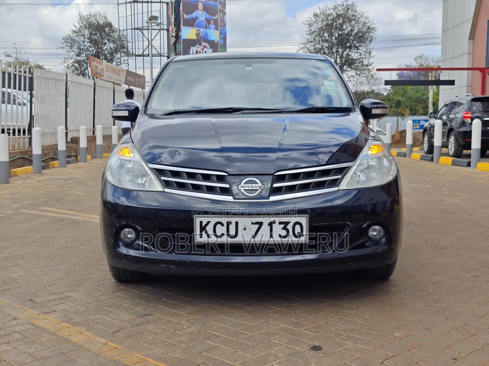 Nissan Tiida 1.6 Hatchback 2012 Black