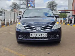 Nissan Tiida 1.6 Hatchback 2012 Black