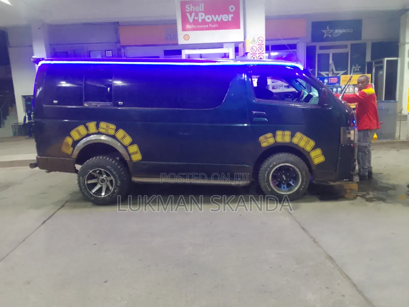 Toyota HiAce 2019 Blue
