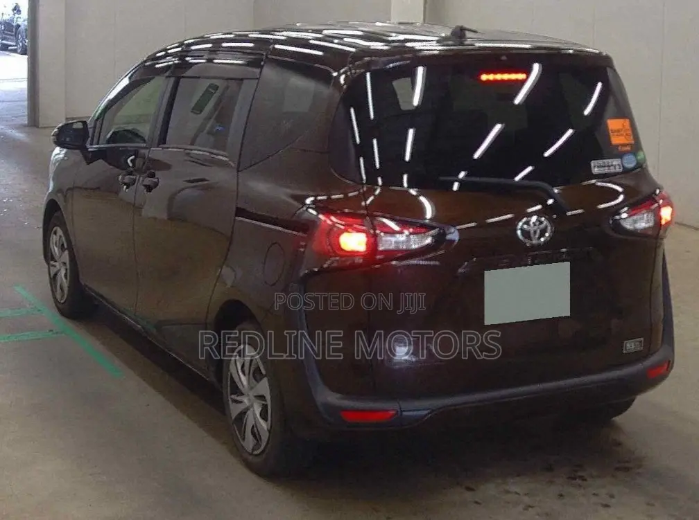 Toyota Sienta 1.5 FWD 2019 Brown