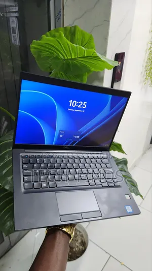 Laptop Dell Latitude 7390 8GB Intel Core i7 SSD 256GB