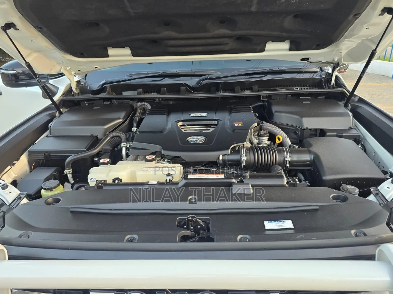 Toyota Land Cruiser LC300 2021 Pearl