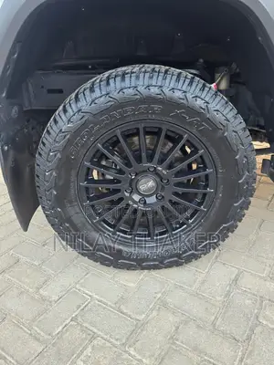 Toyota Land Cruiser LC300 2021 Pearl