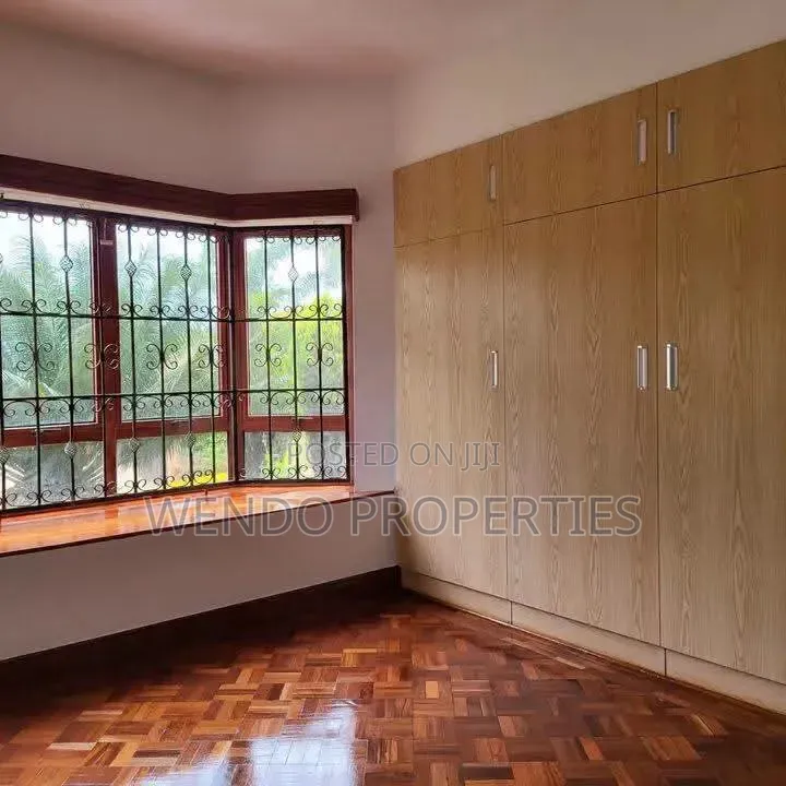 5bdrm Villa in Runda for rent