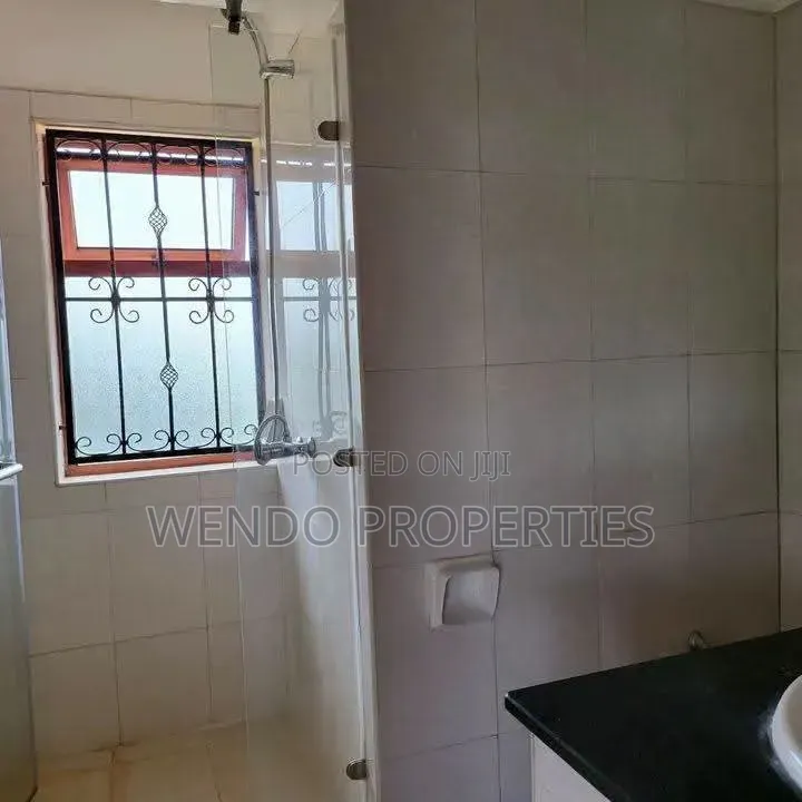 5bdrm Villa in Runda for rent