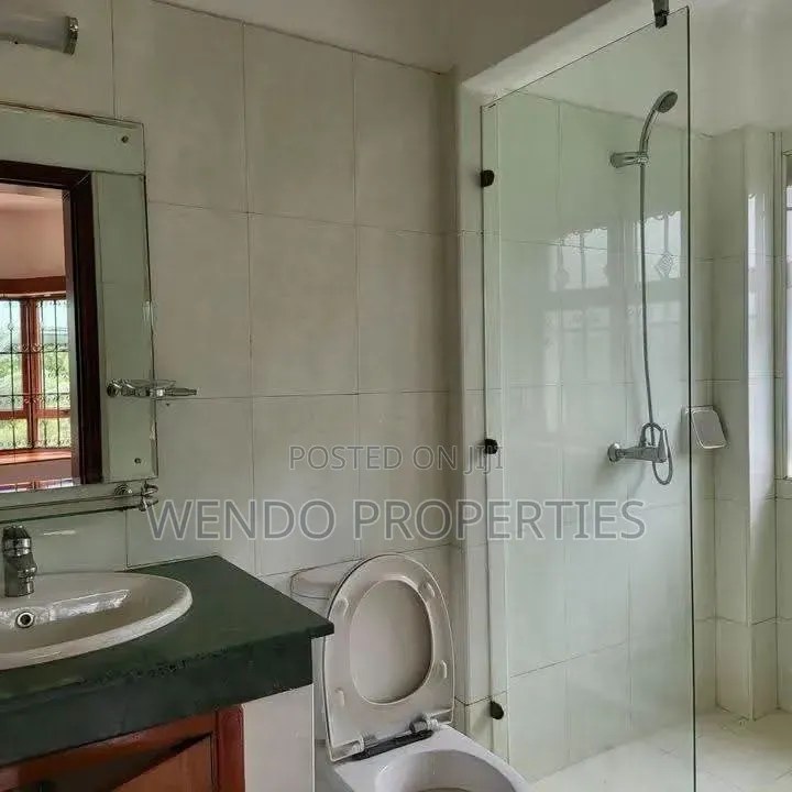 5bdrm Villa in Runda for rent
