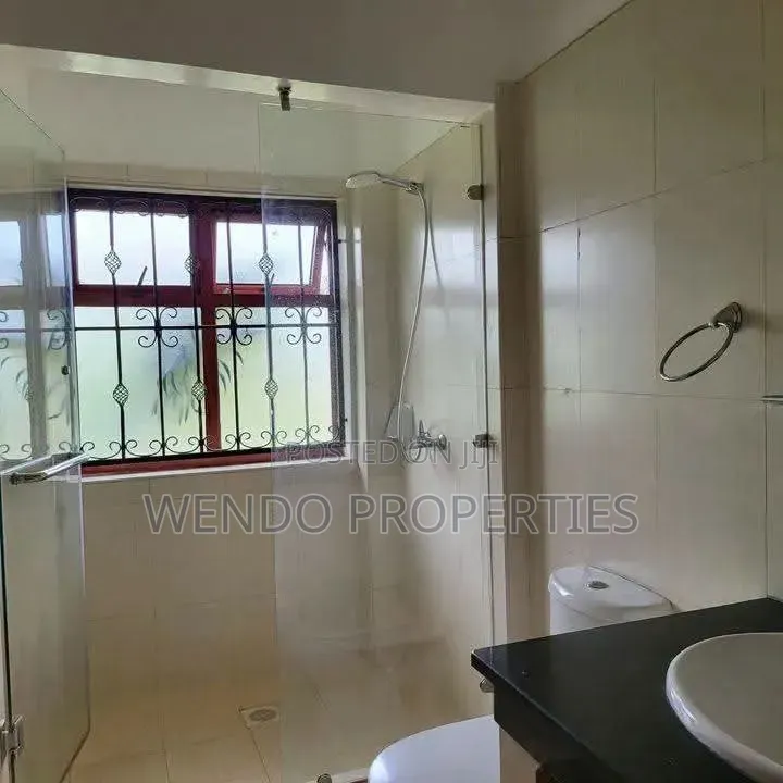 5bdrm Villa in Runda for rent