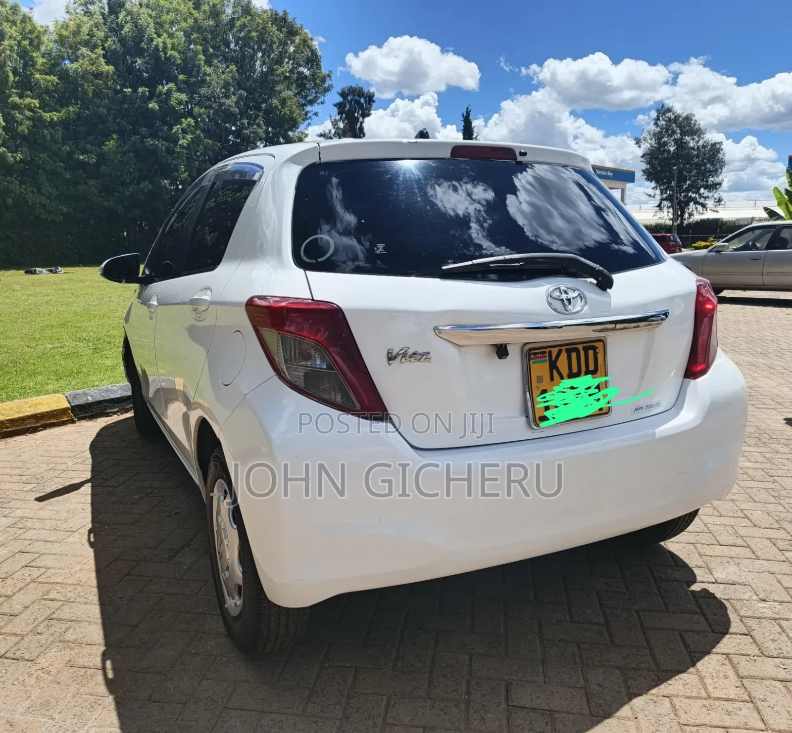 Toyota Vitz 2014 White