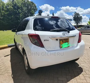 Toyota Vitz 2014 White
