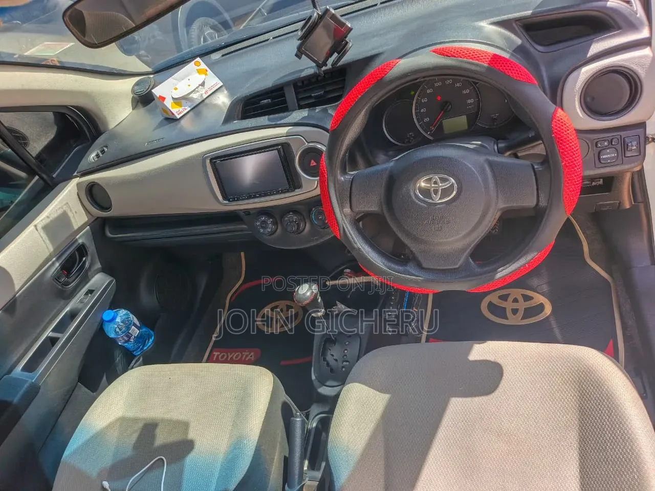 Toyota Vitz 2014 White