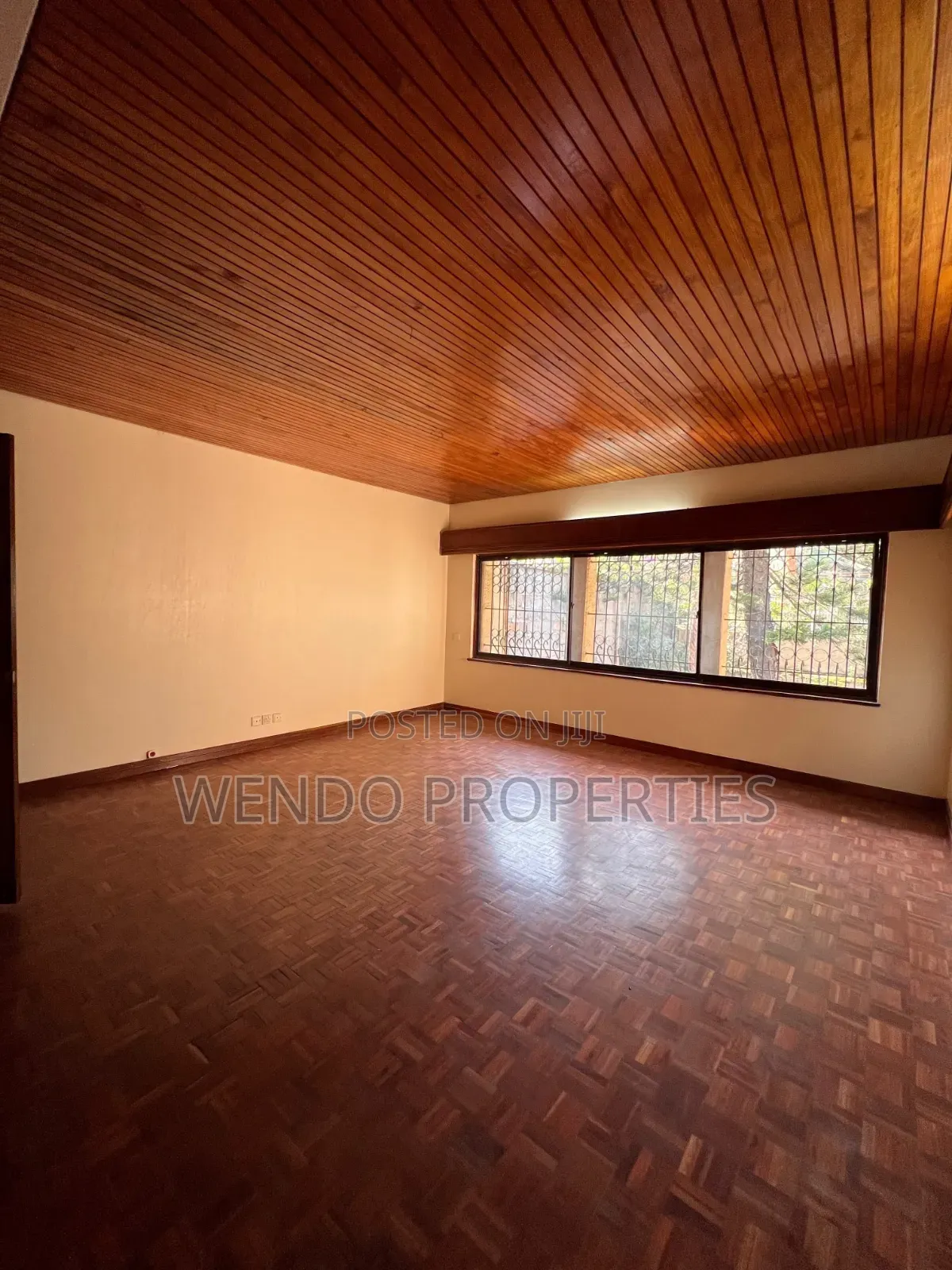 4bdrm Townhouse / Terrace in Lakeview Estate for rent