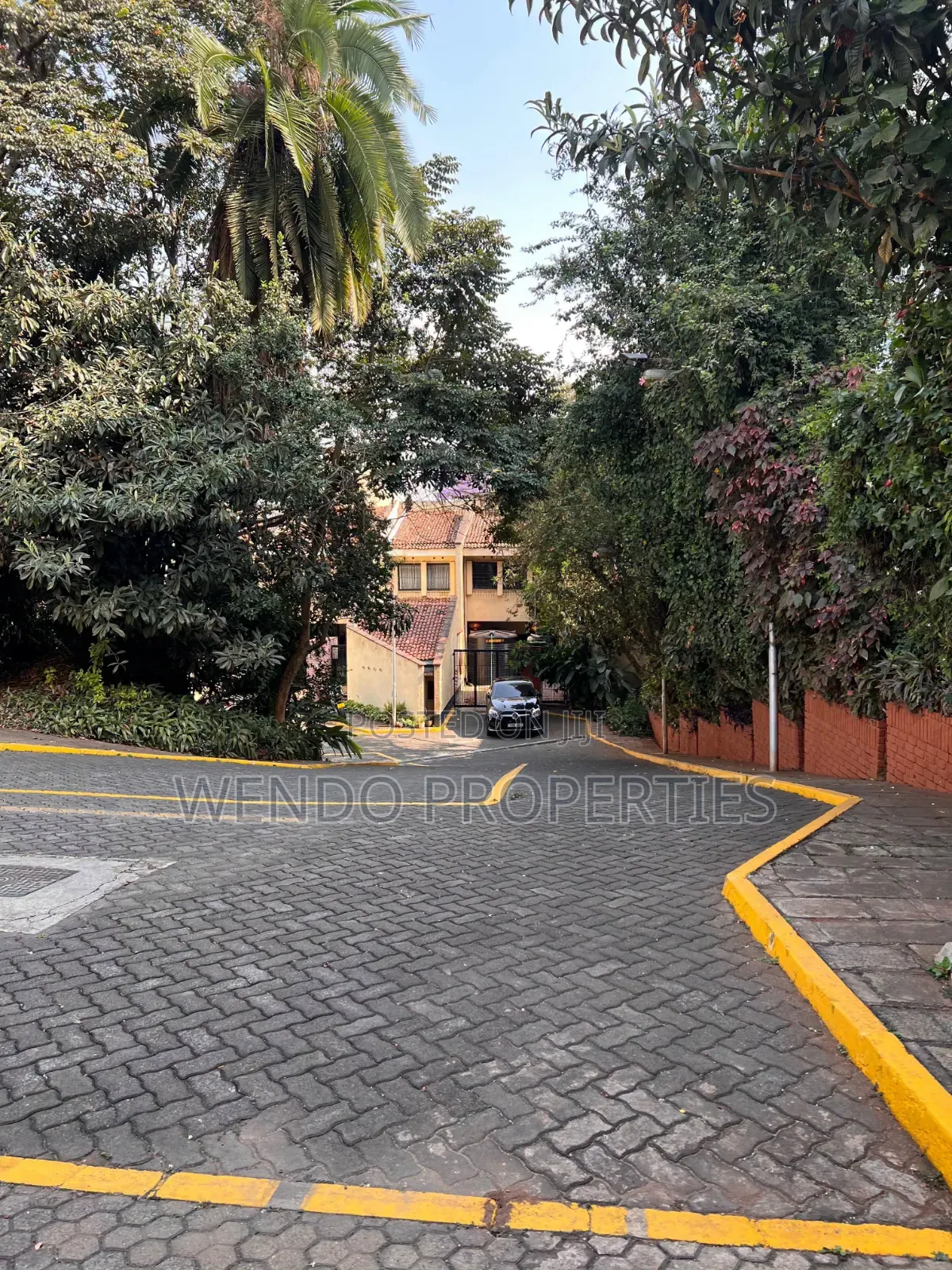 4bdrm Townhouse / Terrace in Lakeview Estate for rent