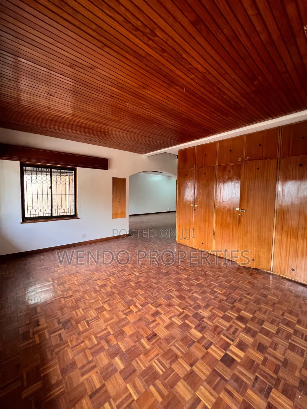 4bdrm Townhouse / Terrace in Lakeview Estate for rent