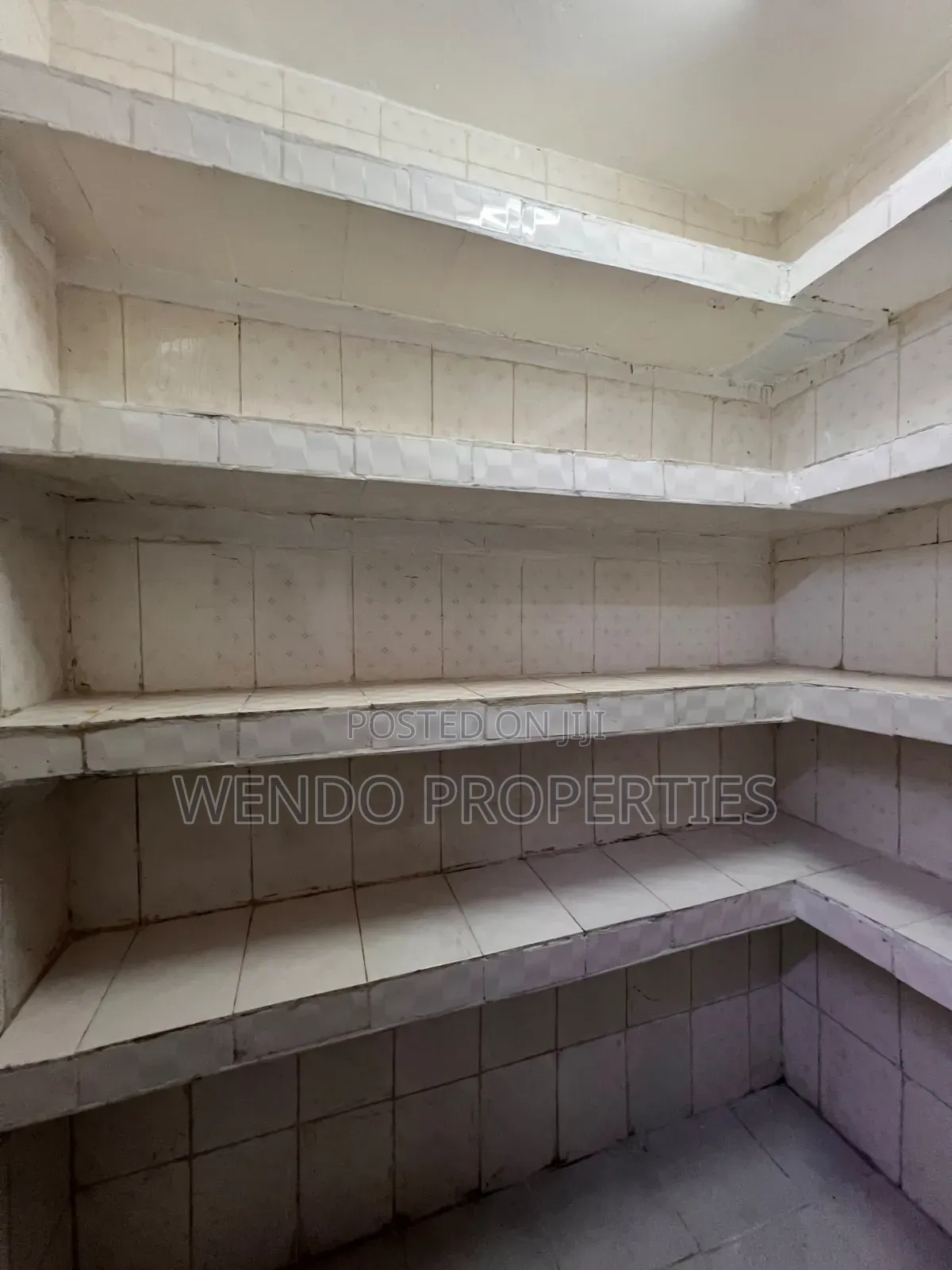 4bdrm Townhouse / Terrace in Lakeview Estate for rent
