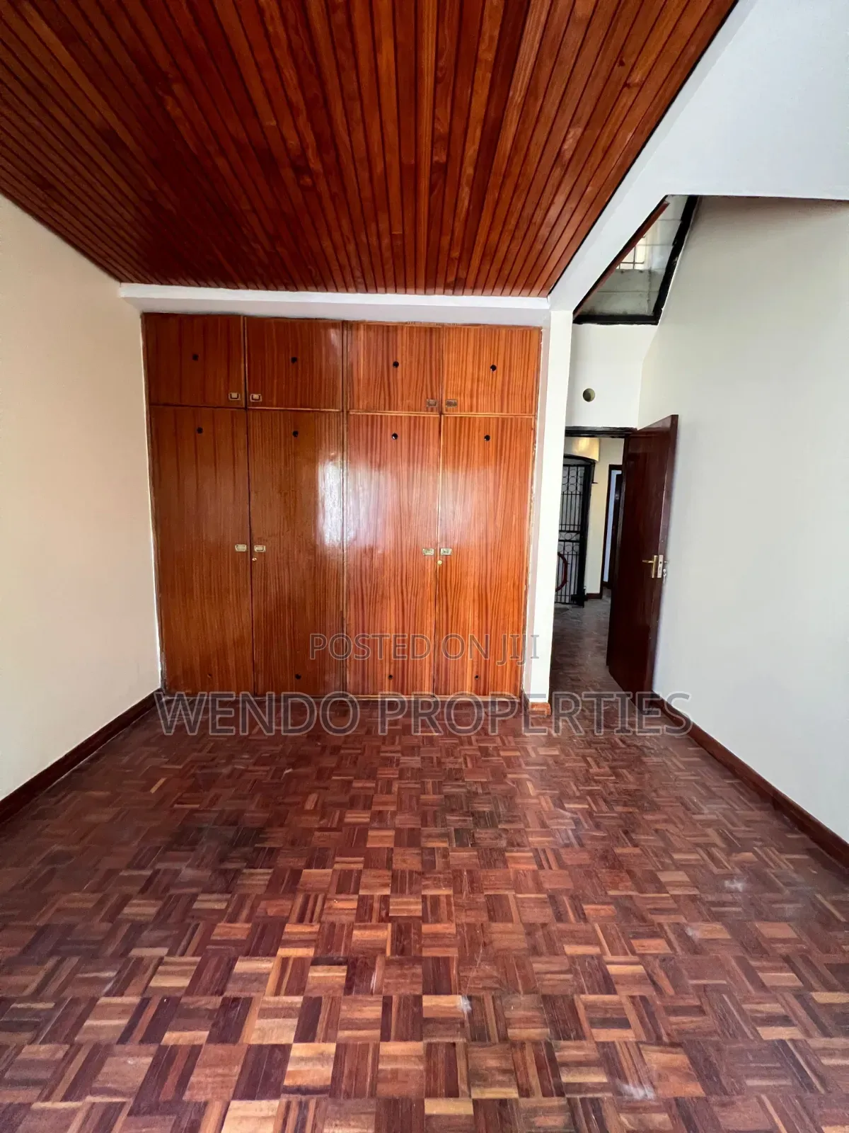 4bdrm Townhouse / Terrace in Lakeview Estate for rent
