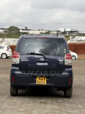 Toyota Spade 2013 Blue