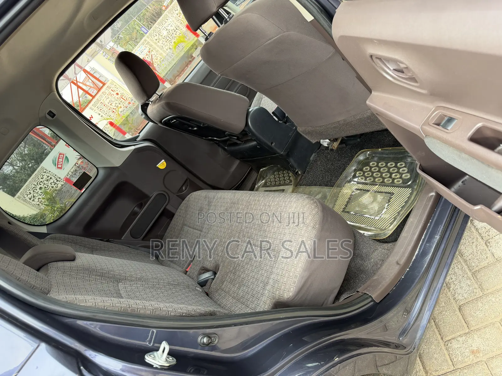 Toyota Spade 2013 Blue