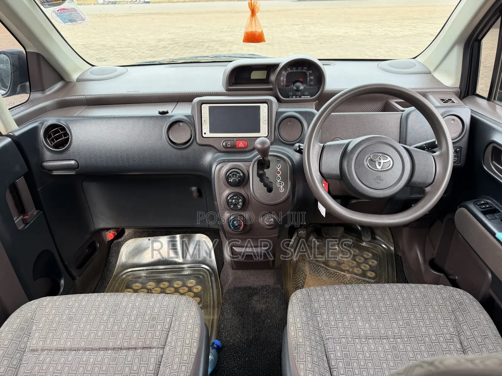 Toyota Spade 2013 Blue