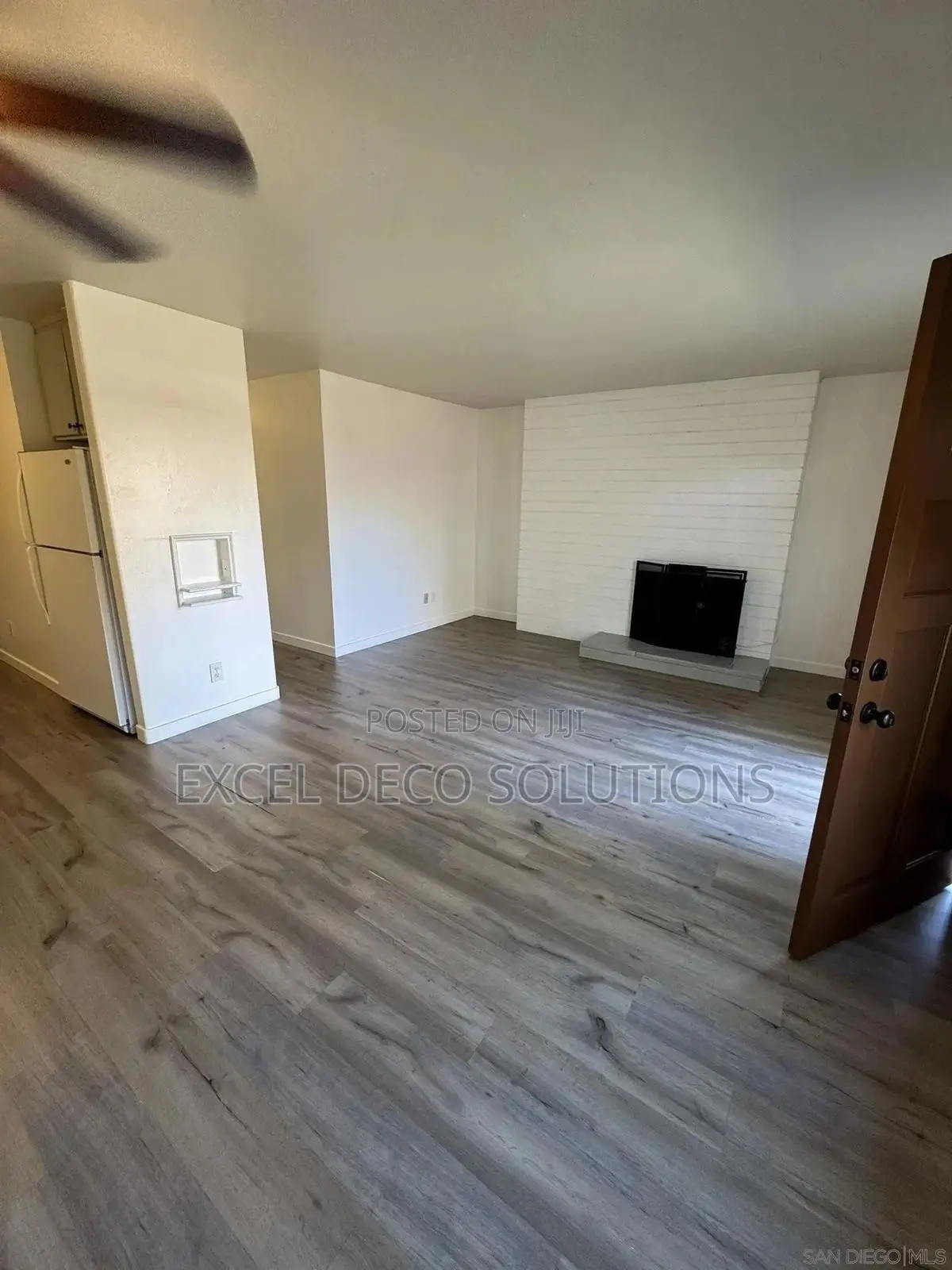 8.3mm Water Resistant Living Room Laminate Floor Boards