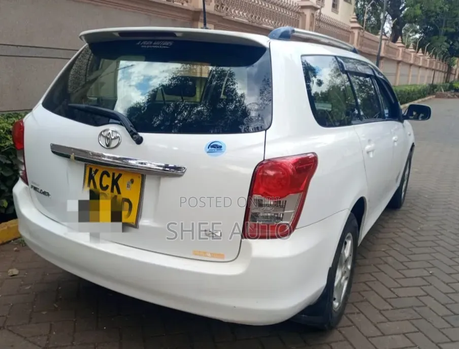 Toyota Corolla Fielder 2011 White