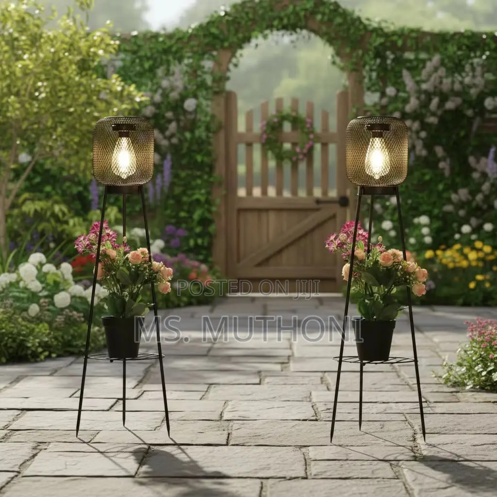 *Solar Outdoor Garden/Patio Lantern