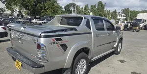 Toyota Hilux 2015 Silver
