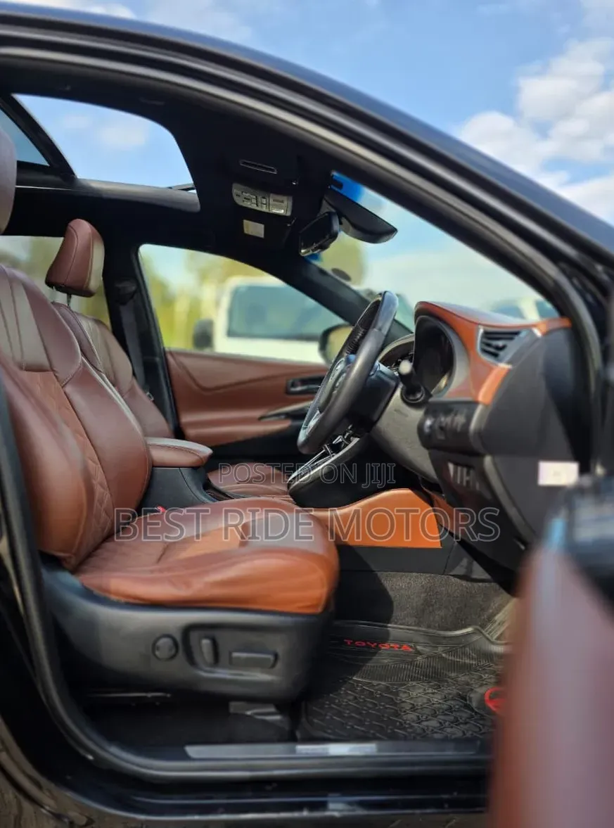 Toyota Harrier 2.0 2018 Black