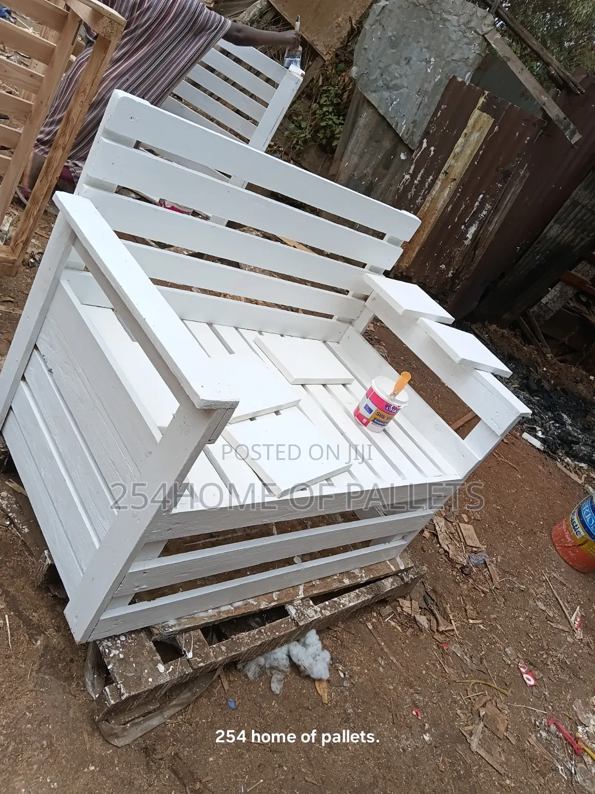 White Pallet Seat