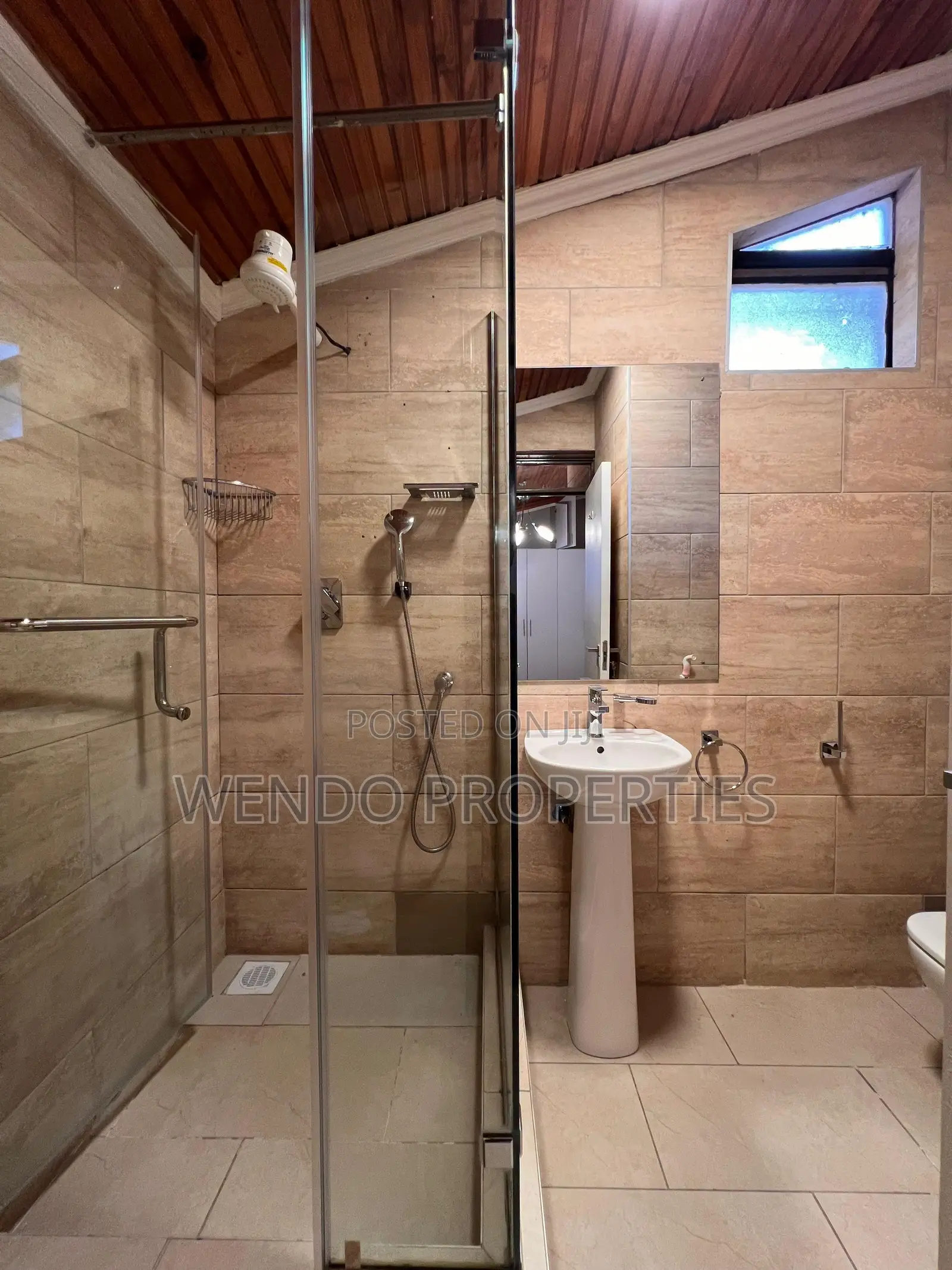 2bdrm Penthouse in Nyari for rent
