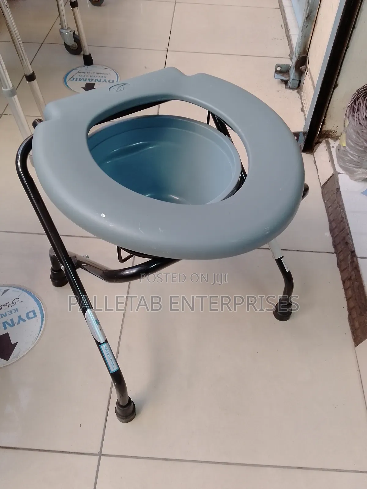 Portable Toilet Foldable Commodore Chair