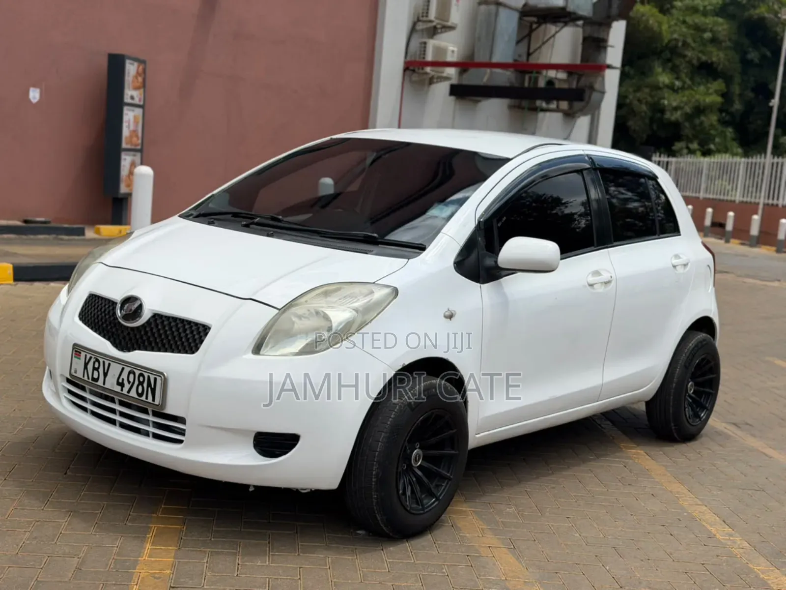 Toyota Vitz 2007 White