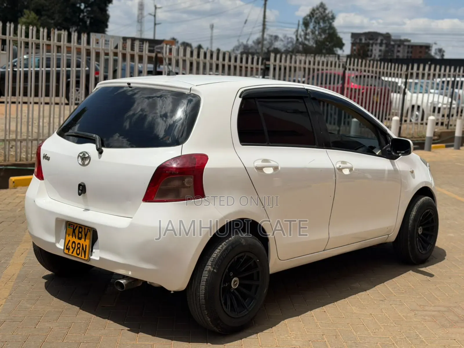 Toyota Vitz 2007 White