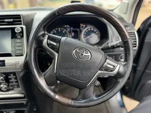 Toyota Land Cruiser Prado 2.8 2018 Blue