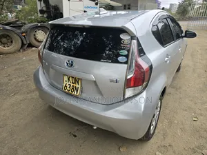 Toyota Aqua 2016 Silver