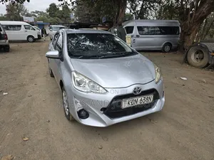 Toyota Aqua 2016 Silver