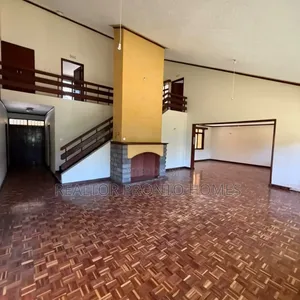 5bdrm Townhouse/Terrace in Lavington, Valley Arcade for sale