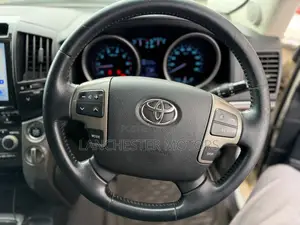 Toyota Land Cruiser 2008 White