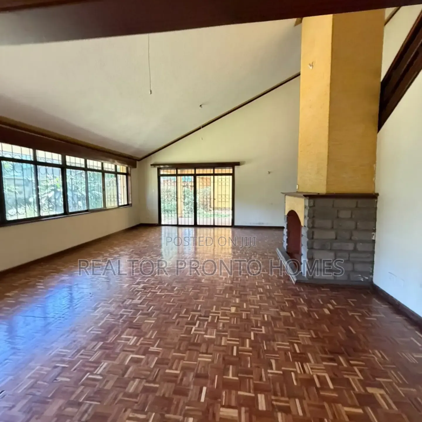 5bdrm Townhouse/Terrace in Lavington, Valley Arcade for sale