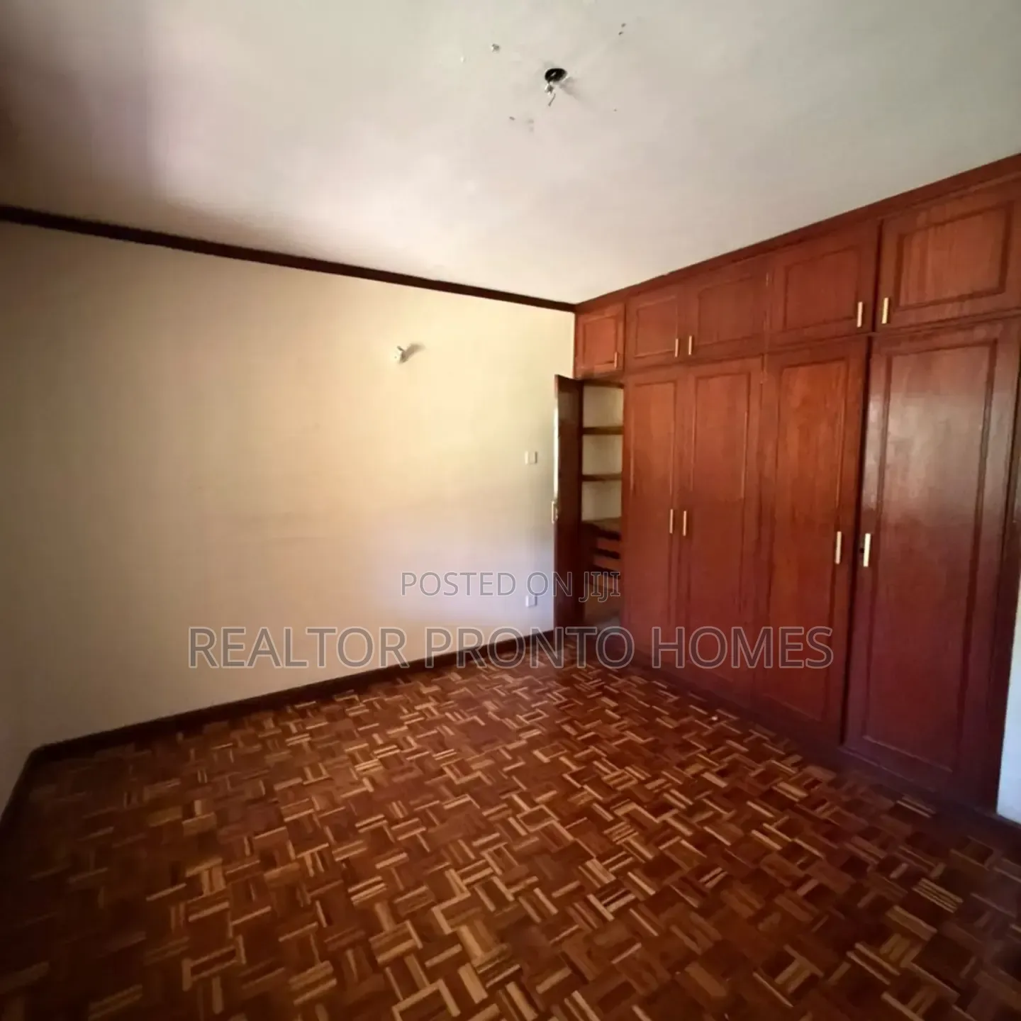 5bdrm Townhouse/Terrace in Lavington, Valley Arcade for sale